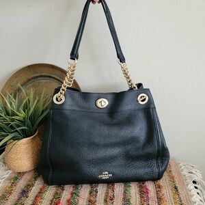 Coach Black Leather Shoulder Bag Gold Turnlock